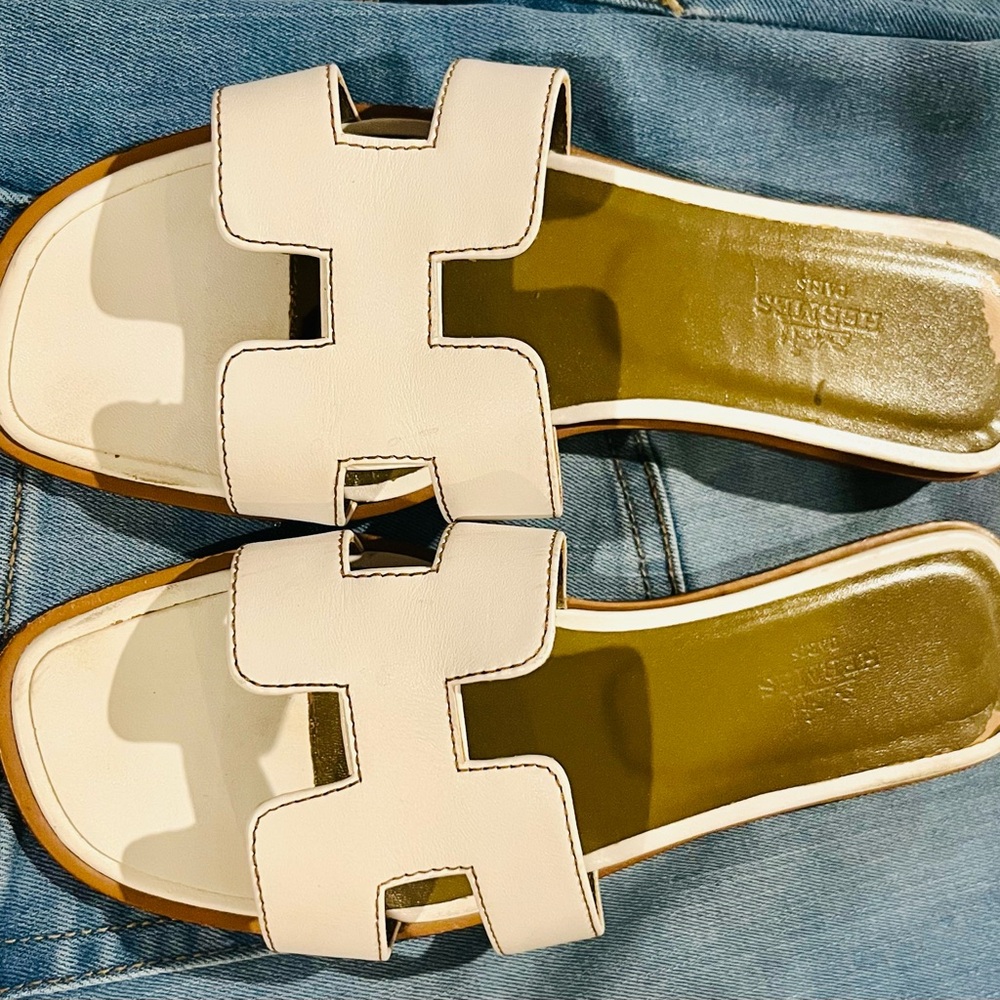 Hermes White and Olive Green Sandals - Picture 3 of 13